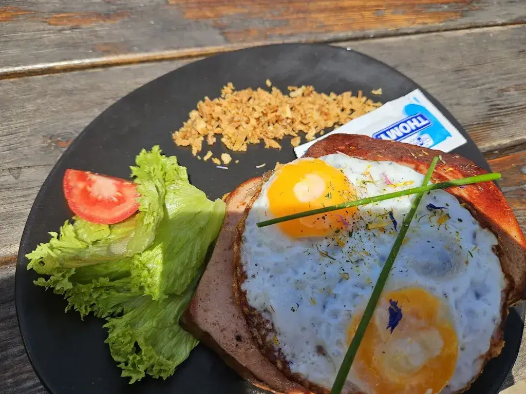 Rüya Lange_Restaurant Heidi-Stübli_Reigoldswil_avis