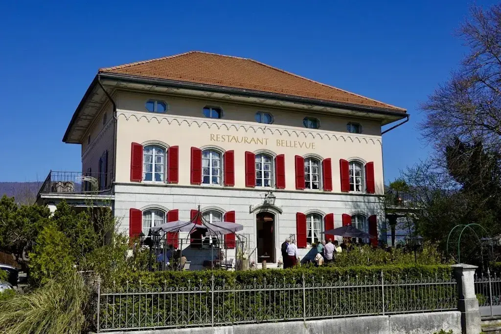 Oliver M_Bellevue_Lüsslingen_avis