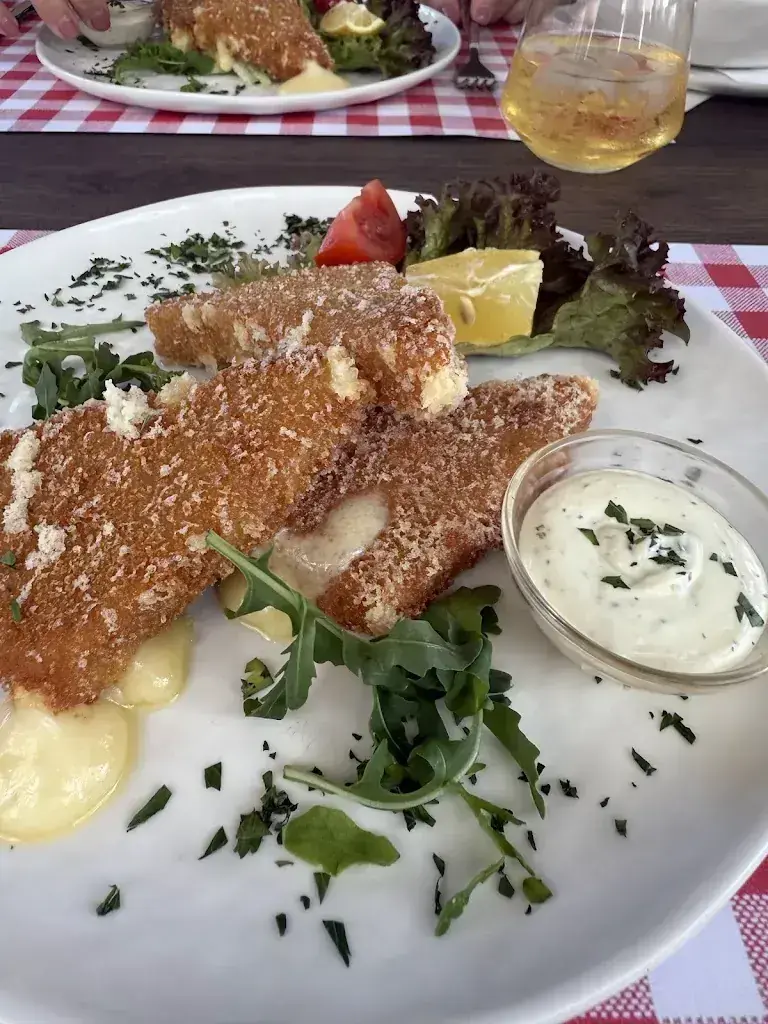 Vanessa Lourido Von Orb_BurnHeart's Schmankerl Dorfbeiz Kreuz_Fällanden_reseña