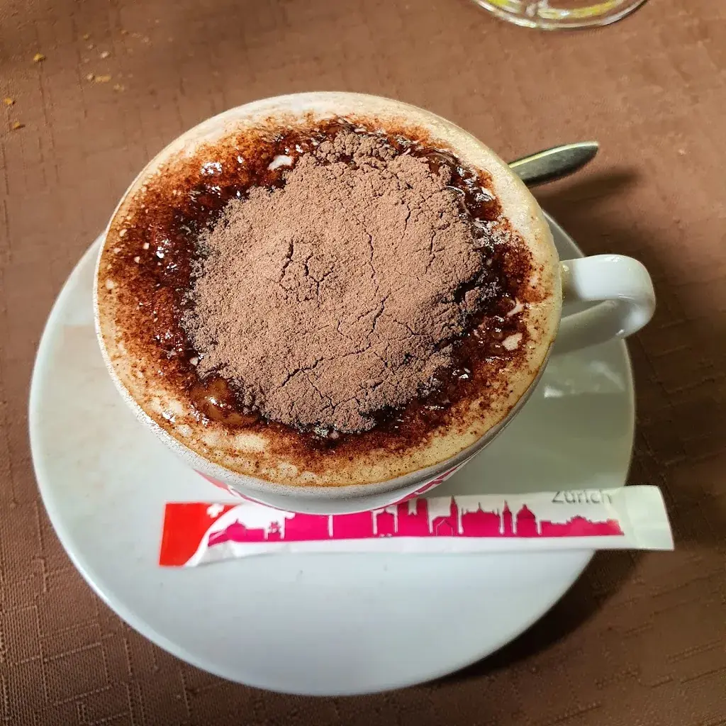 Yu uu_Häxehüüsli_Reinach_review