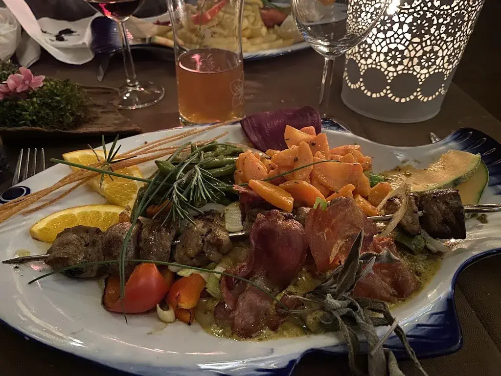 Nicola Lister_Häxehüüsli_Reinach_review