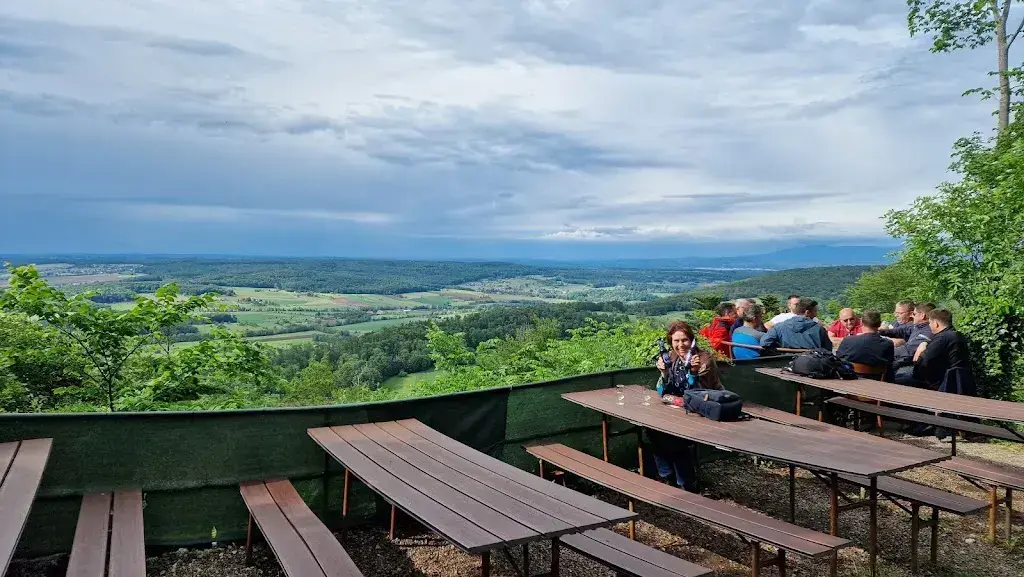 Hanspeter Brodmann_Restaurant Felsplatte_Metzerlen-Mariastein_review