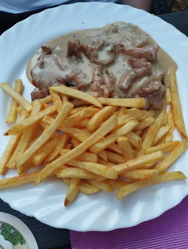 Arno Thomas Diener_Gaststätte Zwickerstubb_Germany_avis