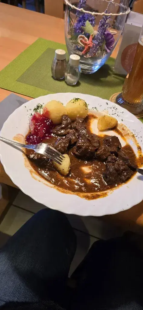 Anna Nicalek_Gaststätte Zwickerstubb_Germany_avis