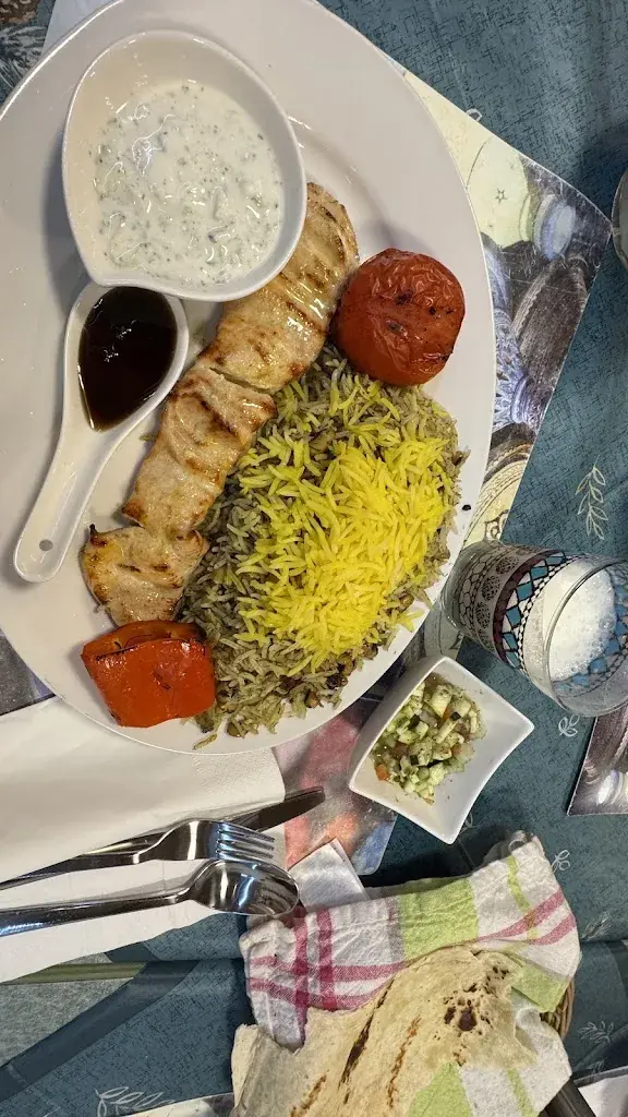 Ati Mo_SHIRAZ Grillhouse since 2016_Schönenwerd_avis