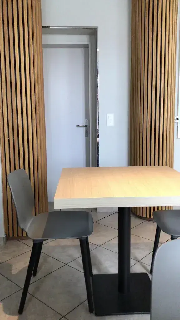 Adriano Sarto_caffè banca - un piacere_Niedergösgen_review