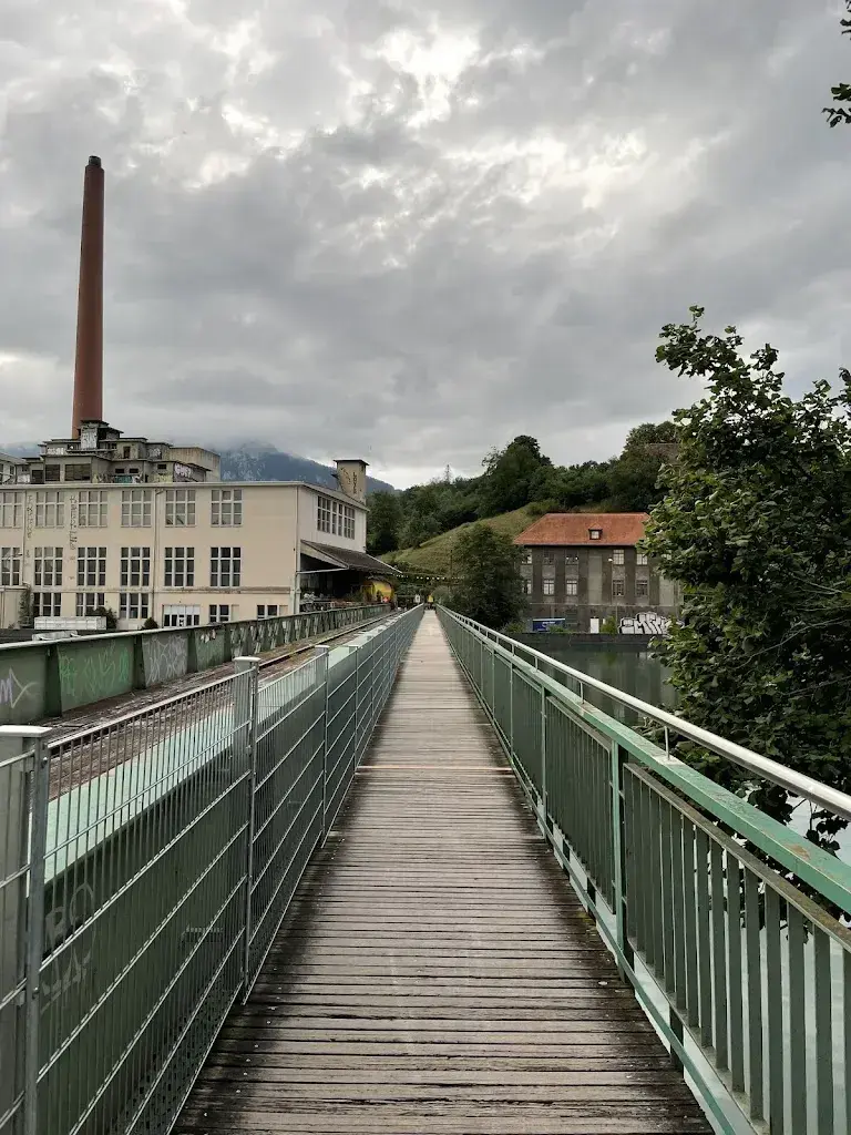 Fabienne B._1881 Kantine_Luterbach_avis