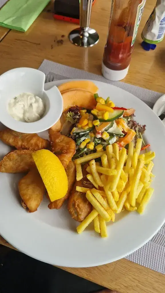 Amila Rizvanović_Restaurant Dörfli Schliern | Köniz in Bern_Köniz_avis