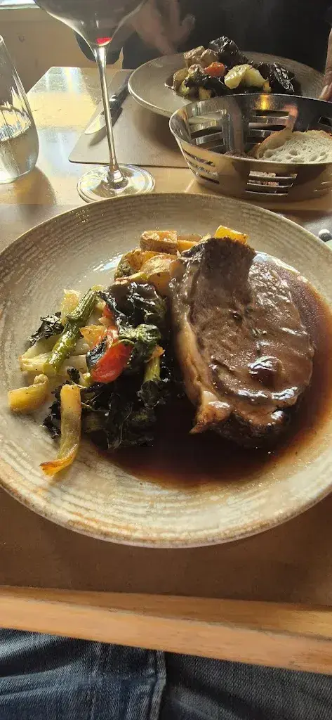 Davide Te Nuzzo_Vinothek zum Freischütz GmbH_Wil_review