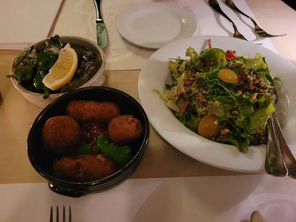 John Daniels_Falken_Bern_avis