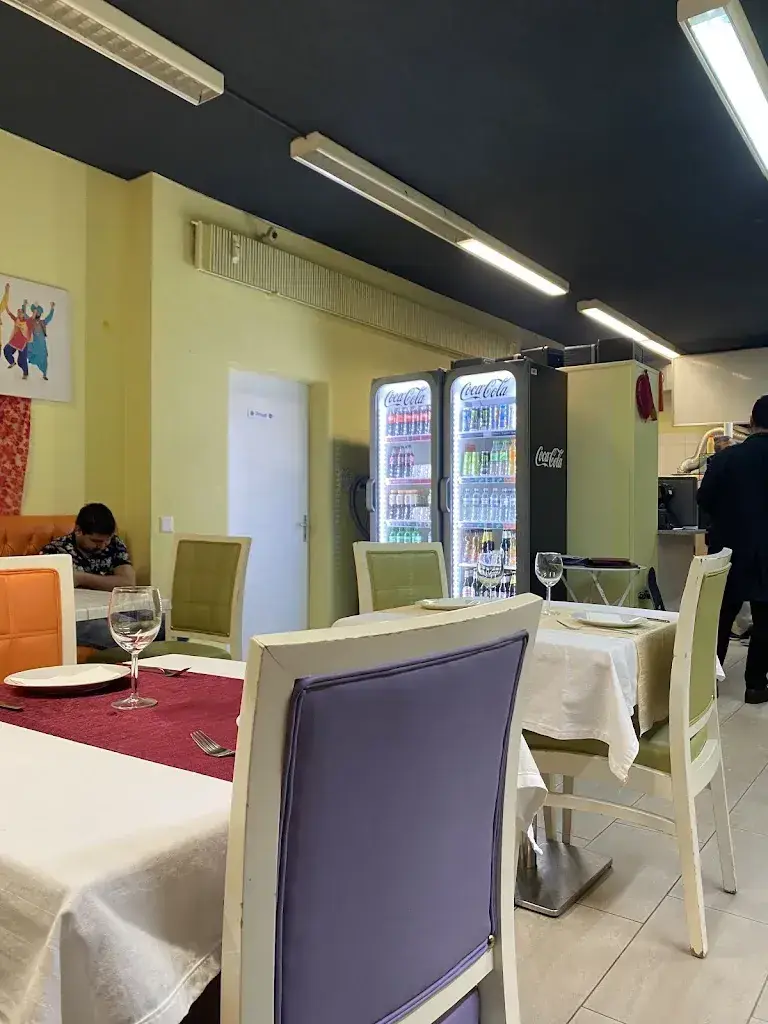 Karla Ramírez Lattmann_Ginger Haus_Wil_review