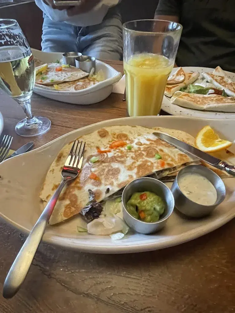 ZeKlumaNax_El Burro Wil GmbH_Wil_review