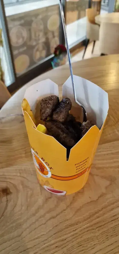 Menu_Train Station Pizza.Schawrma essen kurier Halal_Wil_image_5