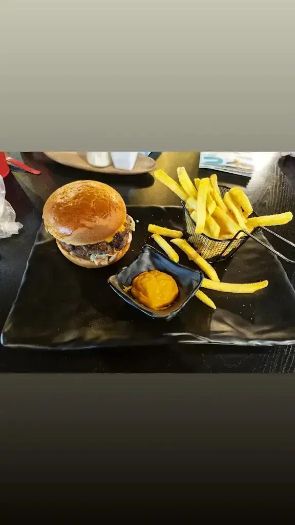 Menu_Train Station Pizza.Schawrma essen kurier Halal_Wil_image_7