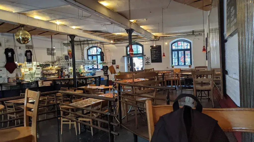 IvaLuna_Sous Le Pont_Bern_review