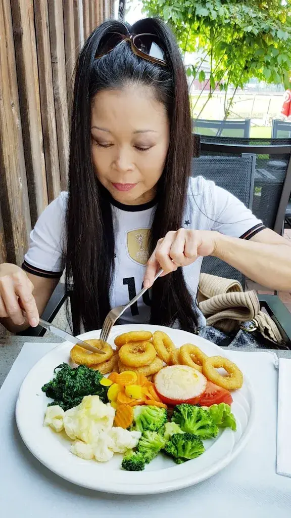 Reese Mathees von Kehl_Restaurant Rebstock_Däniken_avis