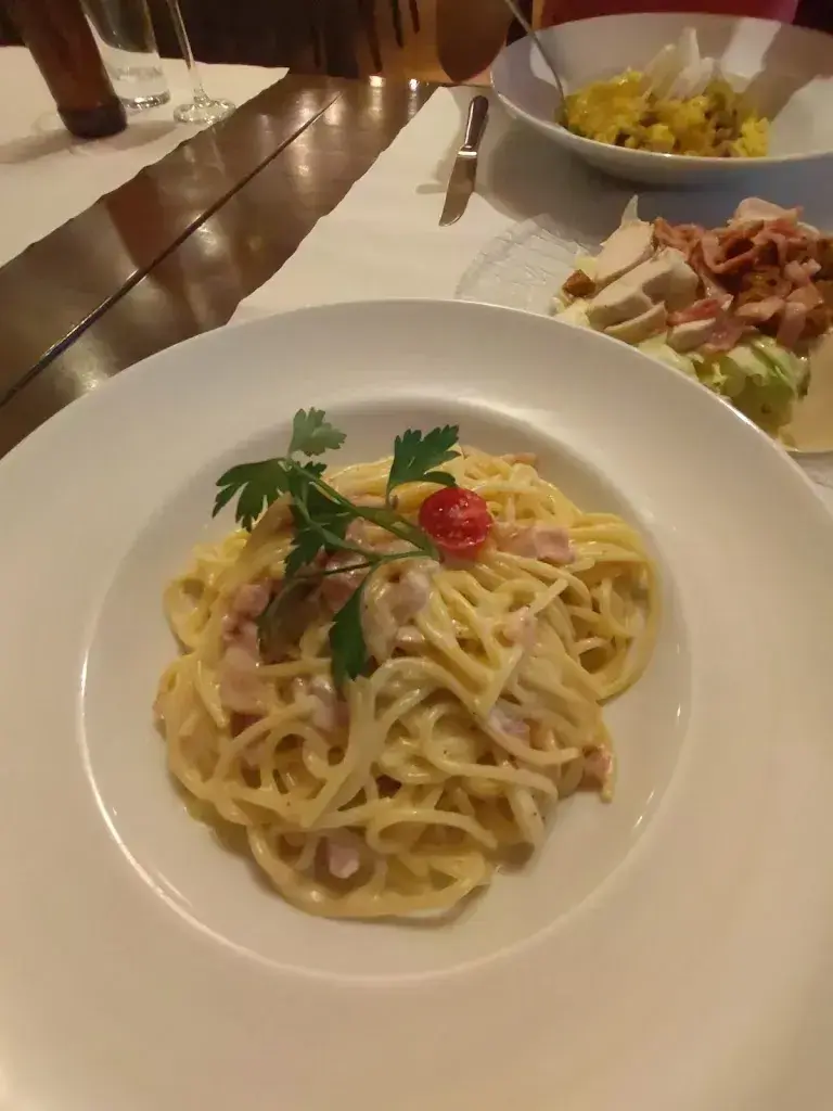 Someone Kroywen_Tre Fratelli_Bern_review