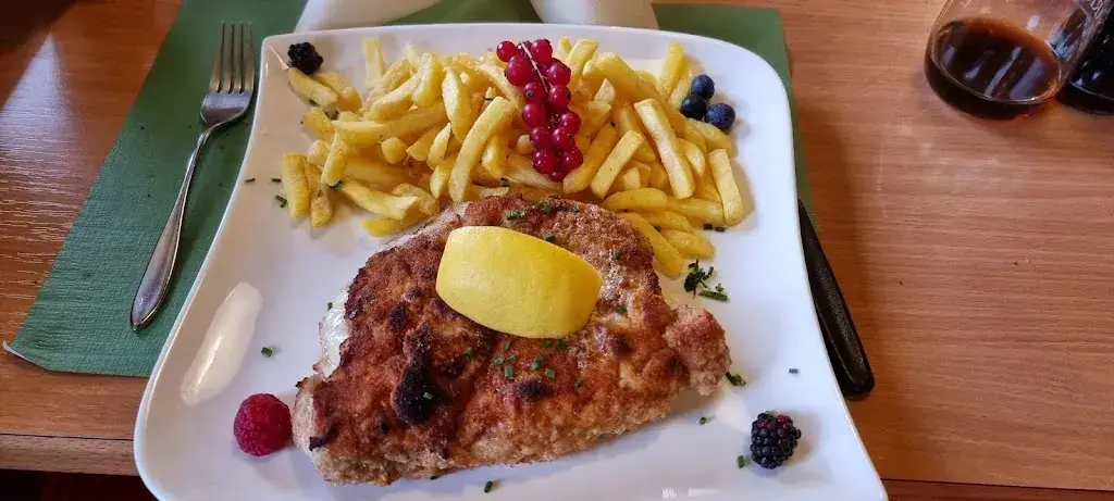 Menü_Restaurant Pizzeria Brunnenhof_Köniz_Bild_1