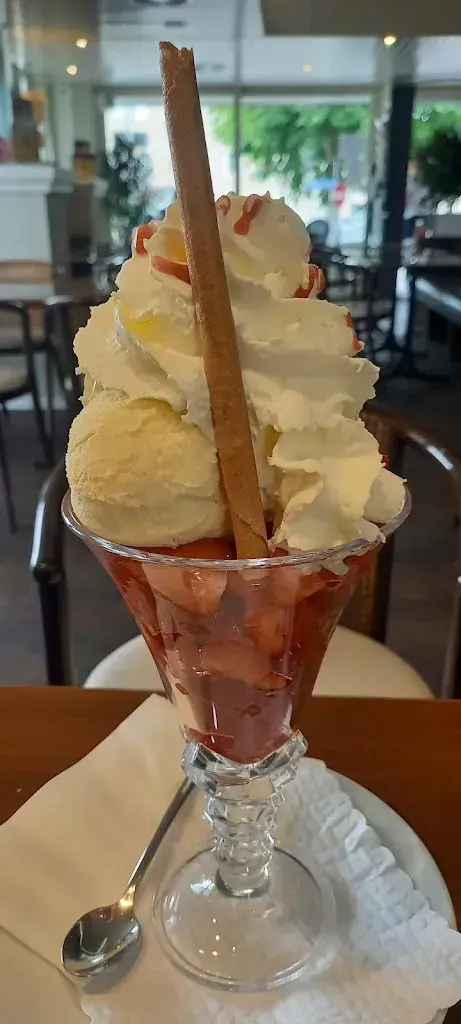 Bistro Café Post restaurante en Breitenbach