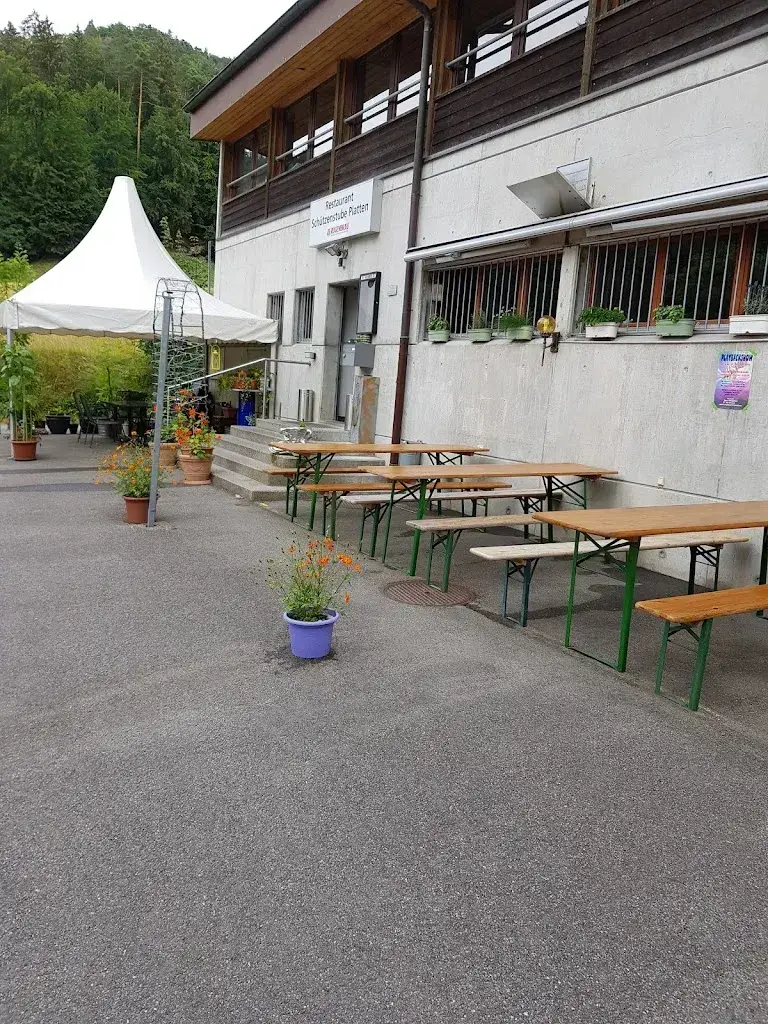 Pratap Reddy_Restaurant Schützenstube Platten_Schliern_avis