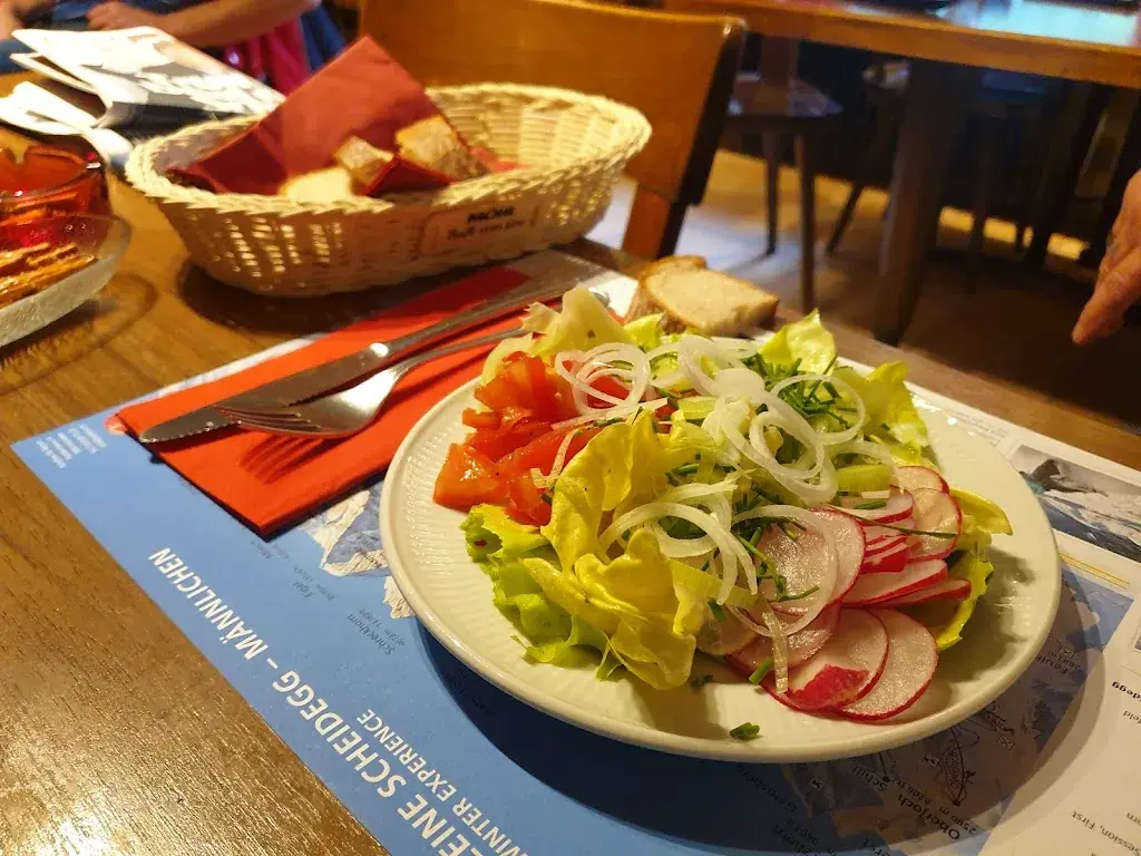 Menü_Restaurant Terrasse mit Fumoir_Birsfelden_Bild_2