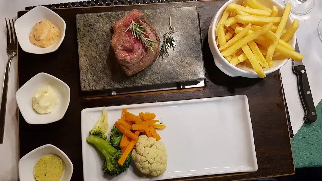 Menu_Restaurant Hard Birsfelden Küche, Fondue, Rösti, Filet auf heissem Stein, Sommerterrasse_Birsfelden_image_3