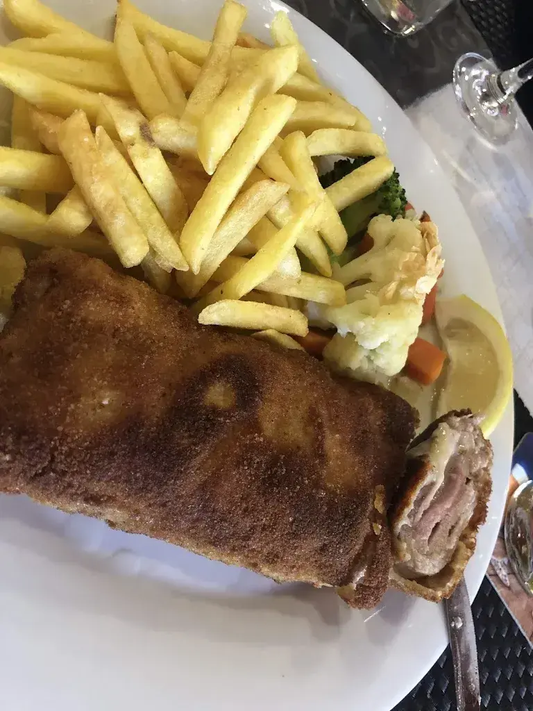 Menu_Restaurant Hard Birsfelden Küche, Fondue, Rösti, Filet auf heissem Stein, Sommerterrasse_Birsfelden_image_5