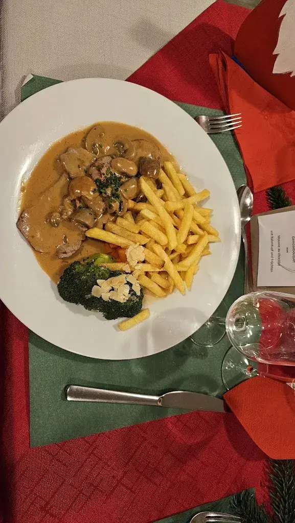 Menu_Restaurant Hard Birsfelden Küche, Fondue, Rösti, Filet auf heissem Stein, Sommerterrasse_Birsfelden_image_9