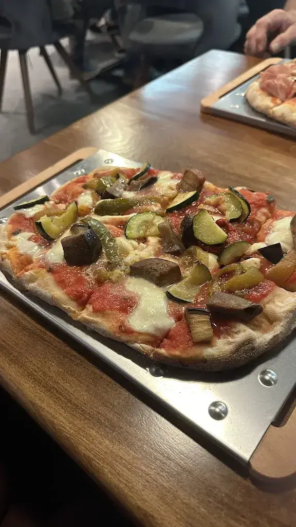 Maite Lachner_Pizzeria Pizza Pazza_Birsfelden_reseña