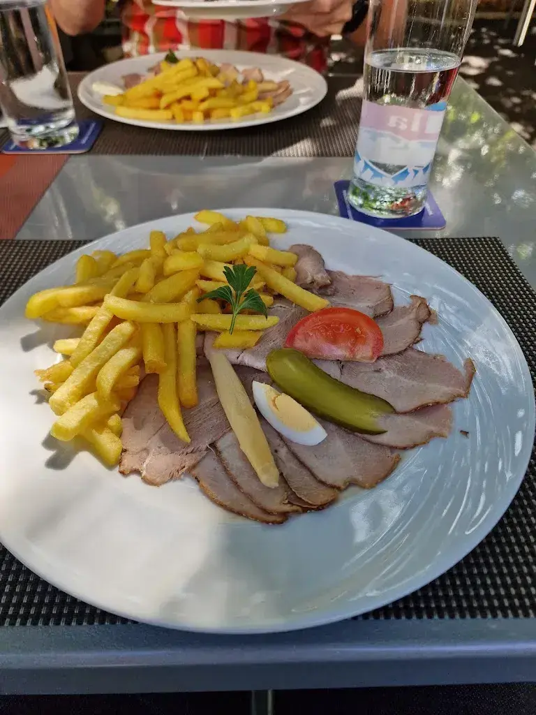 Alexander Schäfer_Restaurant Schützenhaus_Muttenz_avis