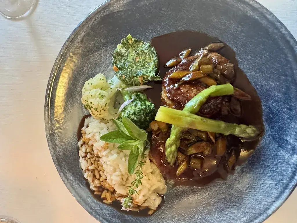 Burim Ajazaj_Sternen-Taufeld_Niederscherli_review