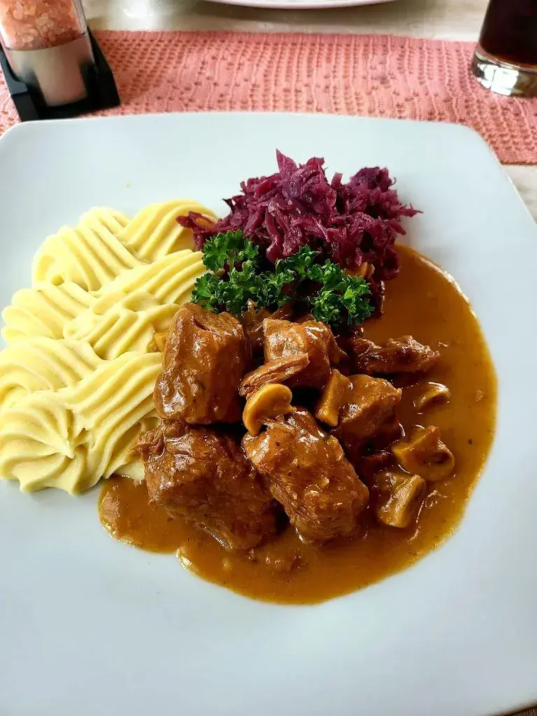 Haris Rastoder_Restaurant Rebstock_Pfeffingen_avis