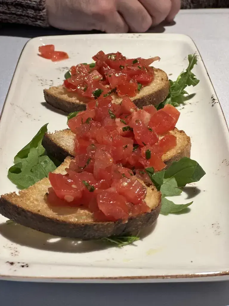 Marta Testerka_Bahnhöfli_Therwil_reseña