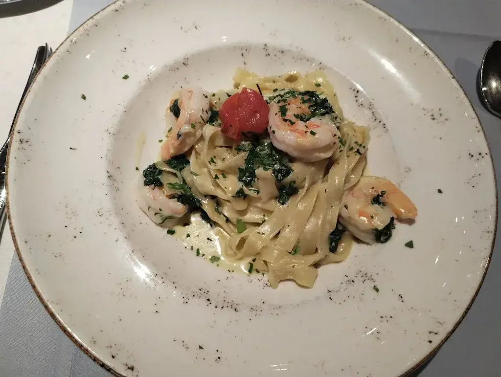 ลัดดา หว้านเครือ_Bahnhöfli_Therwil_reseña