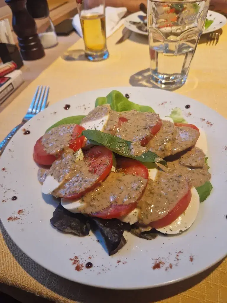 Suru Vijeyan_Domino_Brislach_review