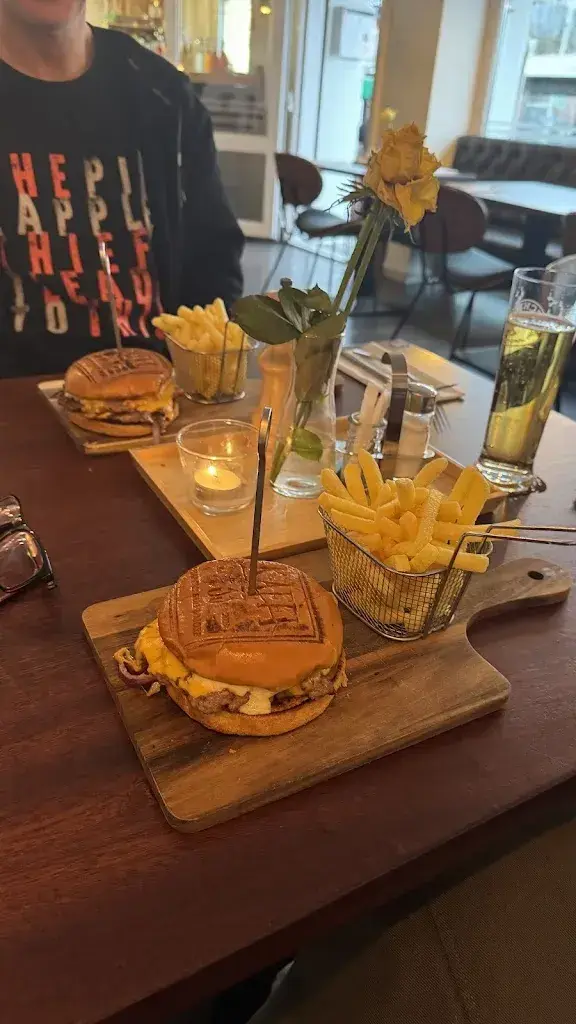 june Gilbert_Kaffi 33_Pratteln_Bewertung