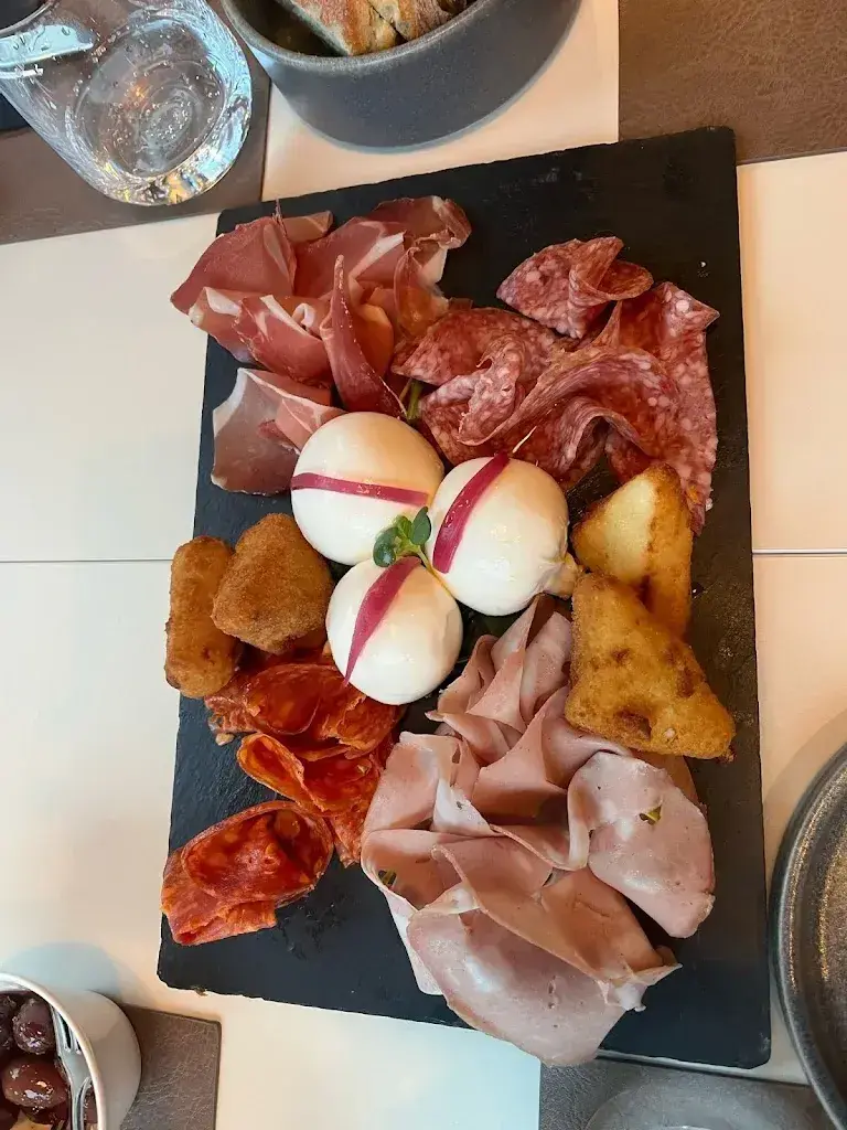 Roland Eschmann_al Parco Caffè Bar Trattoria_Frenkendorf_recensione