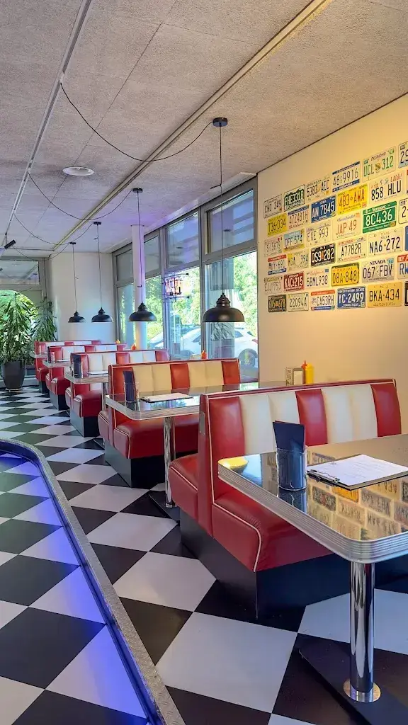 Léticia Oehler_10W40 Bistro | Diner | Cake Escape_Füllinsdorf_avis