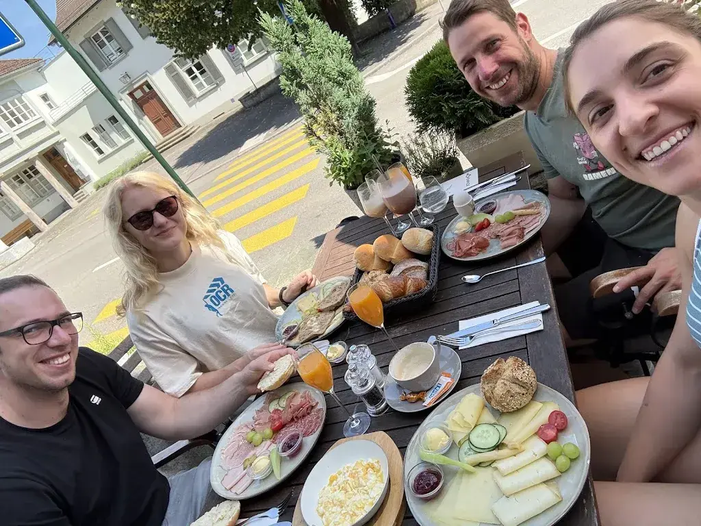 laura hilgers_Wohlfühlcafé und Lädeli Café zum Dozenbach_Sissach_review