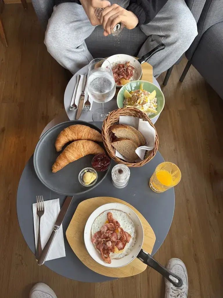 Tike47_Wohlfühlcafé und Lädeli Café zum Dozenbach_Sissach_review