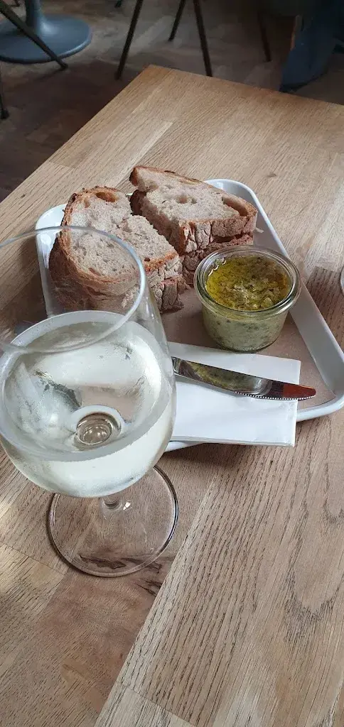 Barbara_Lehrerzimmer_Bern_avis