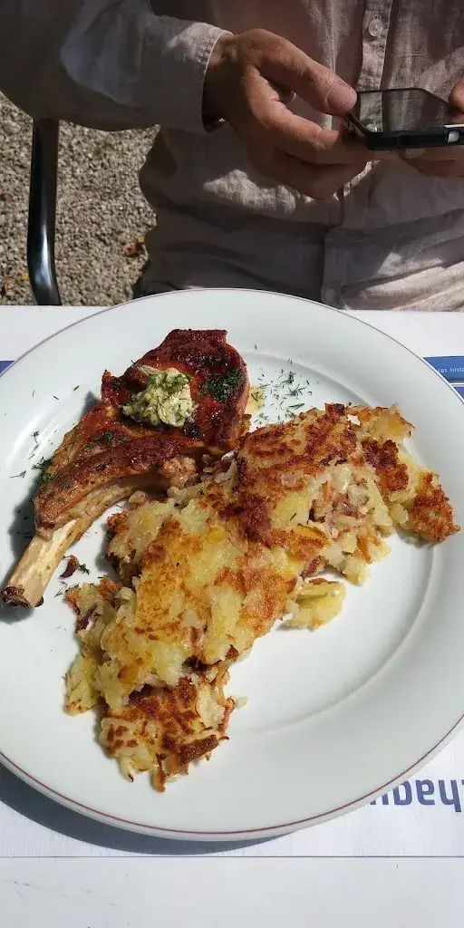 Frau Dreier_Restaurant Asphof_Rothenfluh_review