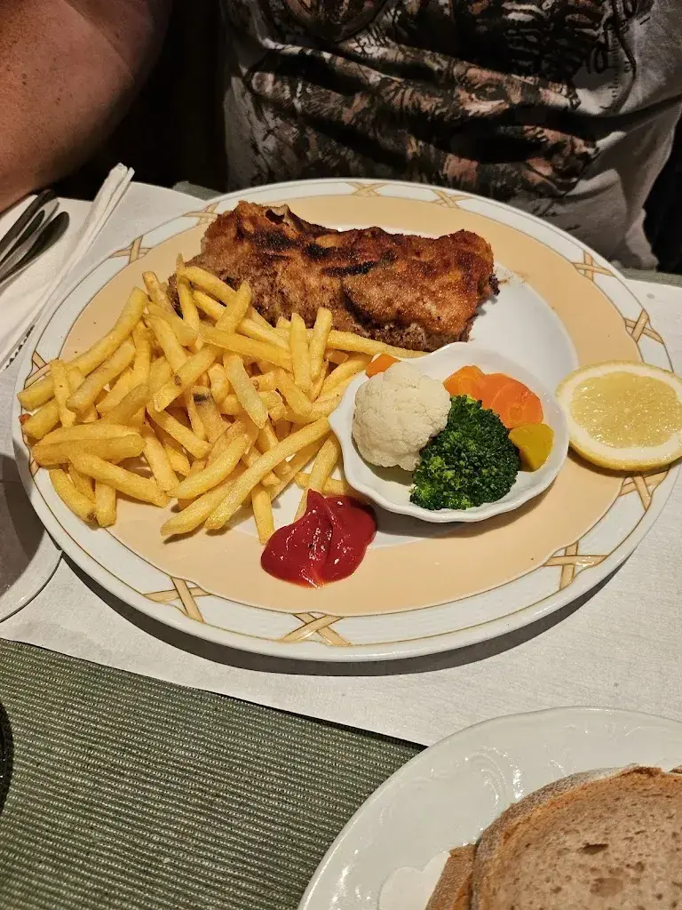 Angela Rauschenbach_Restaurant zum Kloster_Maisprach_avis