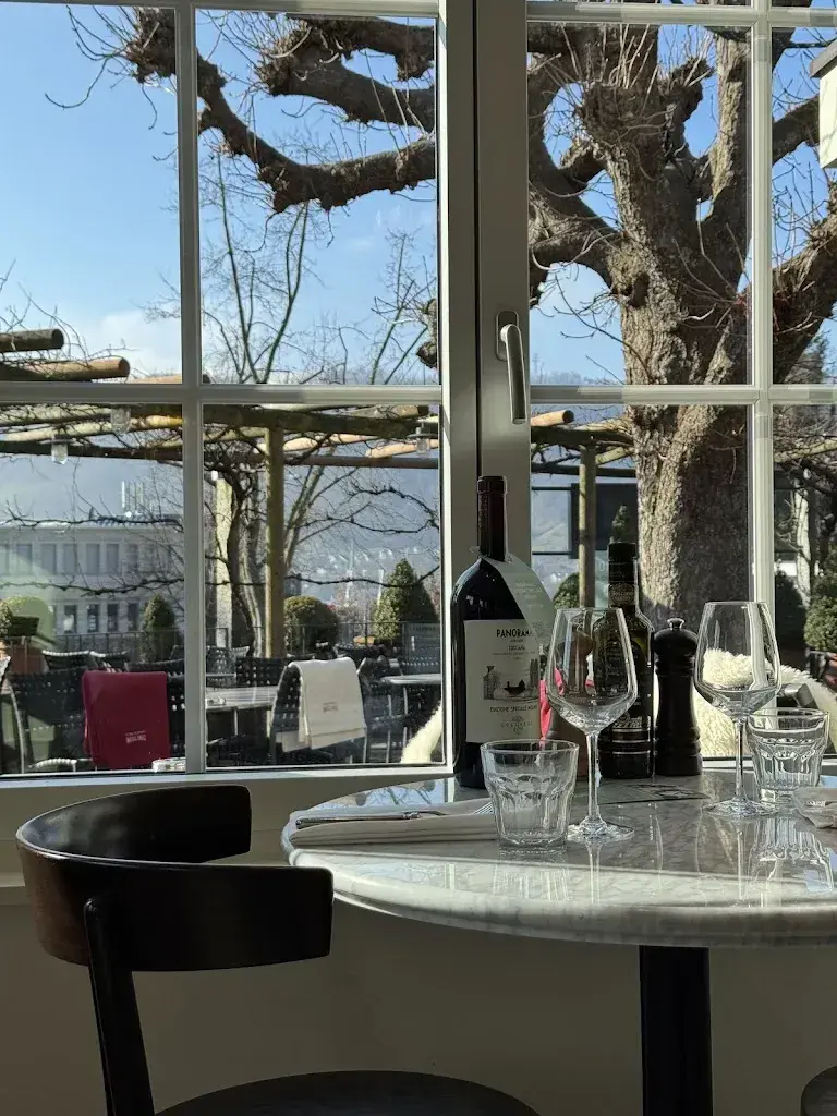 Thomas McAdam_Pizzeria Ristorante Molino Schlossgarten_Kilchberg_avis