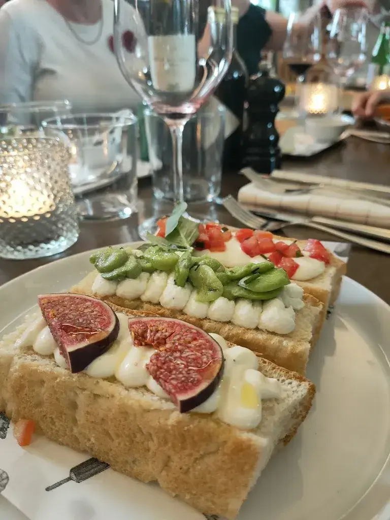 Rebecca Atoline_Più Kornhaus_Bern_review