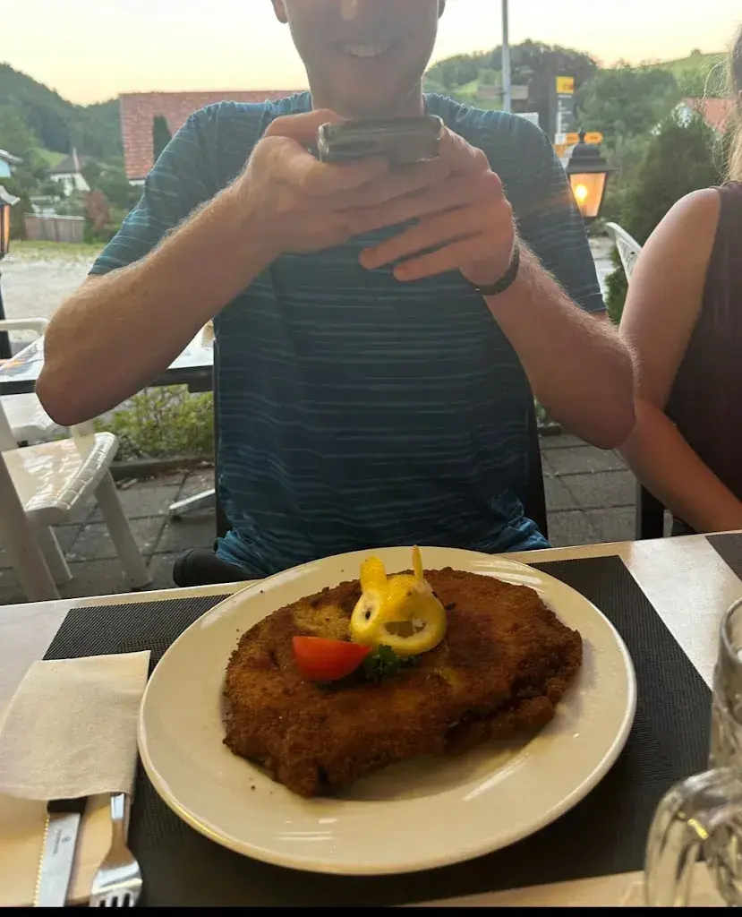 A. W._Restaurant Tschoppenhof_Liedertswil_avis