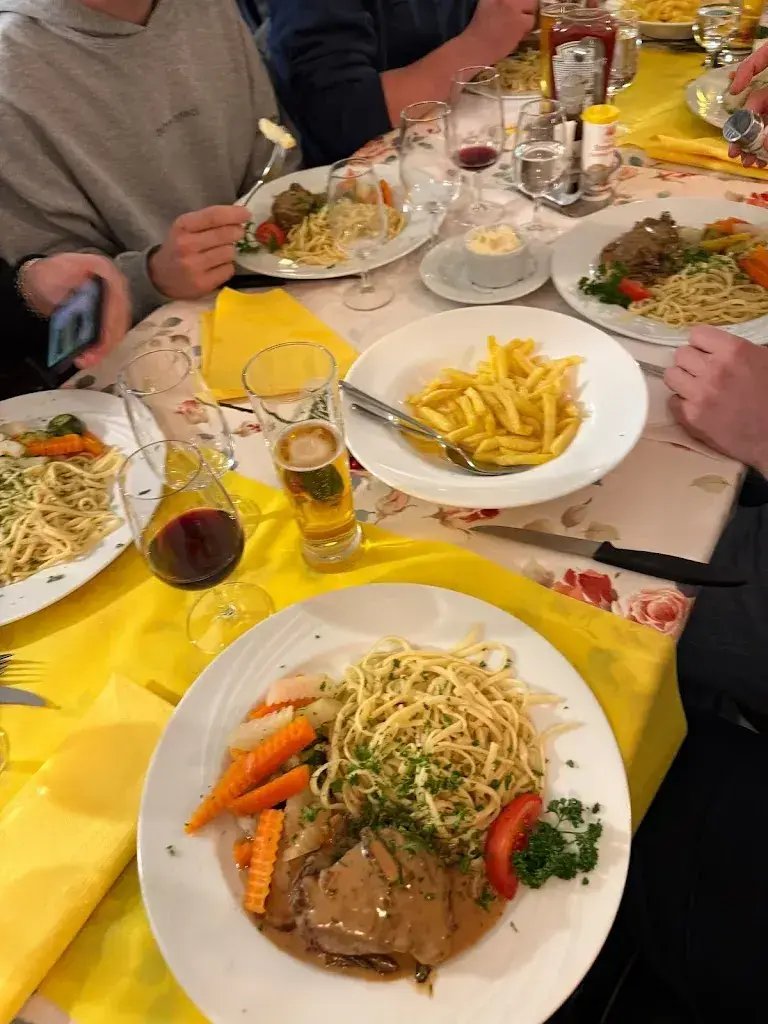 Basil Holinger_Restaurant Tschoppenhof_Liedertswil_avis