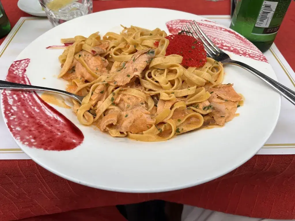 LaMont Vernon_Piazza Italia_Bern_review