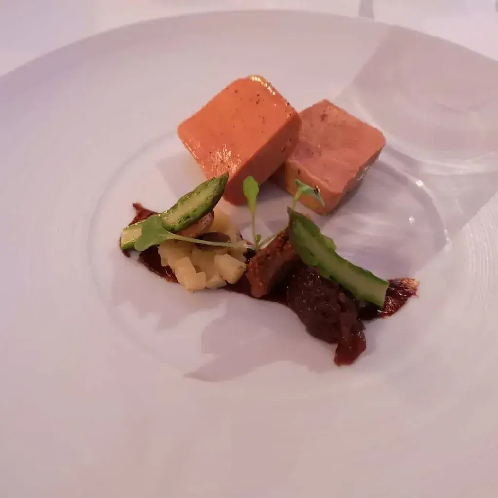 Kate Altmann_Wirtschaft zum Frieden_Schaffhausen_Bewertung