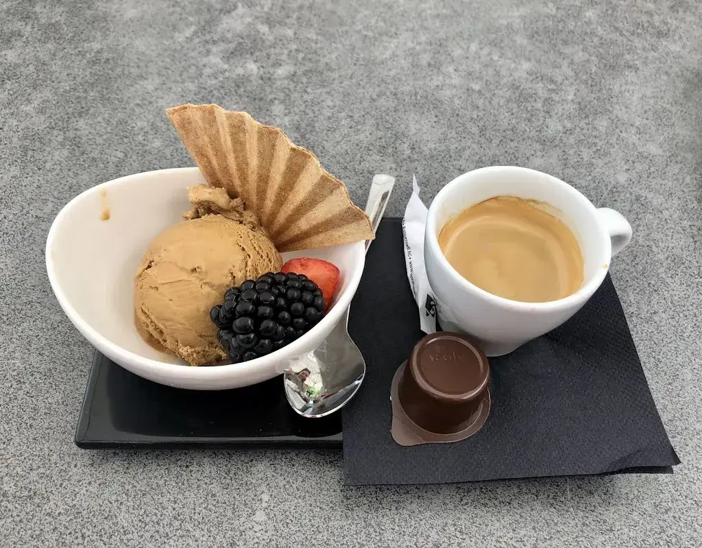 Anna Tsebenoha_Güterhof_Schaffhausen_review